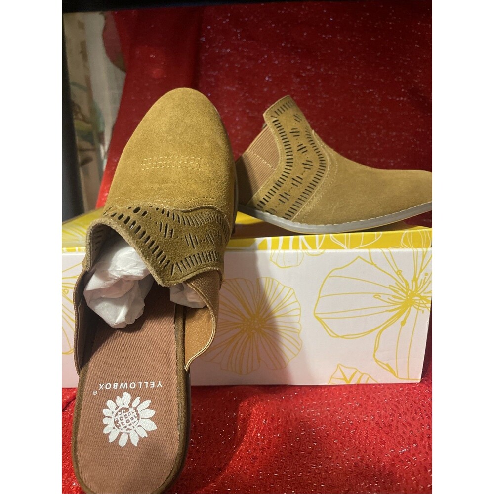 NIB Yellow Box Set Clogs Mules Slip On Size 6.5 M Leather